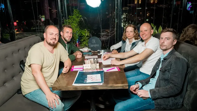 Друзья в перерыве между раундами